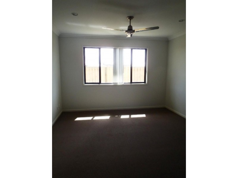 124 Whitehaven Dr, Blacks Beach QLD 4740