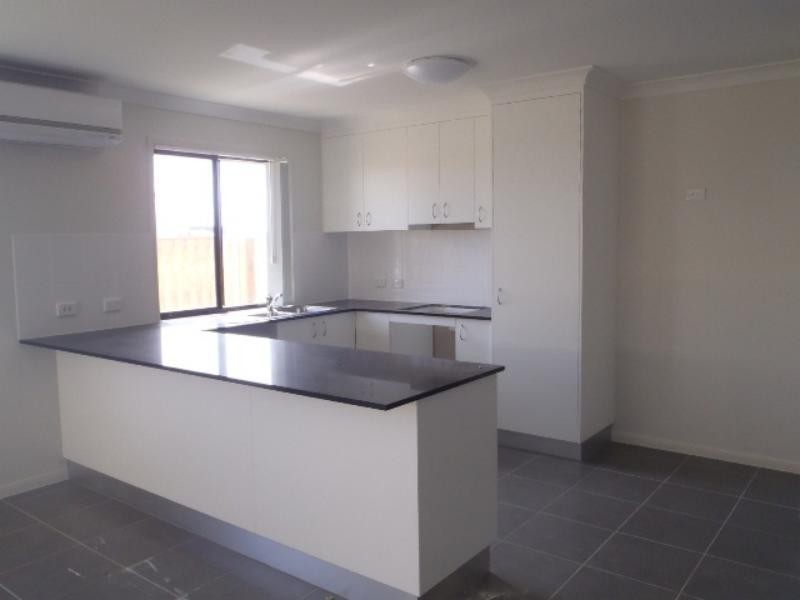 124 Whitehaven Dr, Blacks Beach QLD 4740