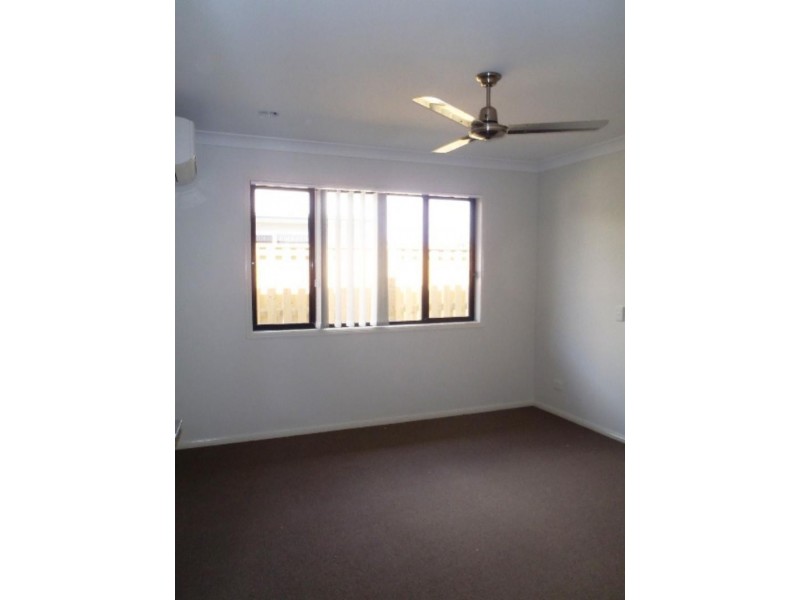 124 Whitehaven Dr, Blacks Beach QLD 4740