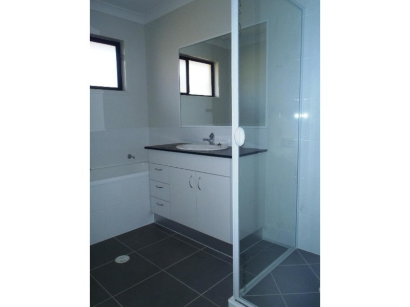 124 Whitehaven Dr, Blacks Beach QLD 4740