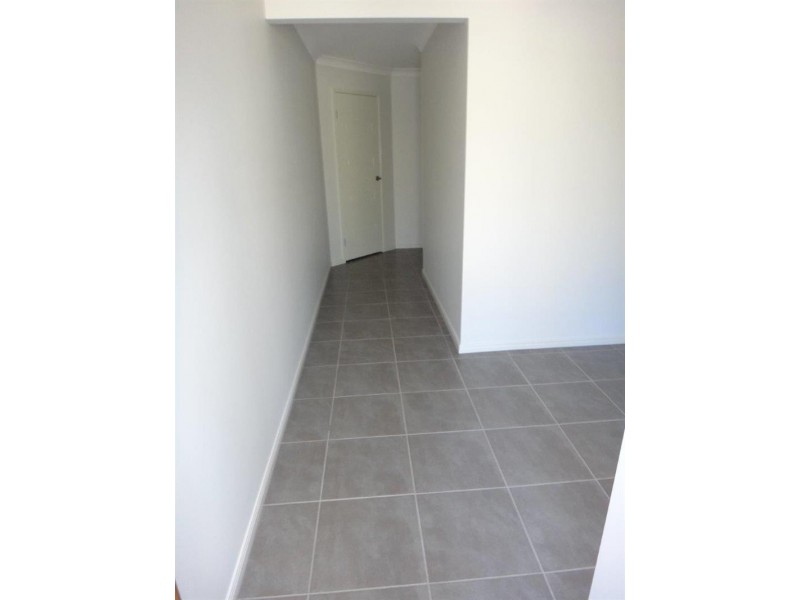 2/12 Chris St, Redbank QLD 4301