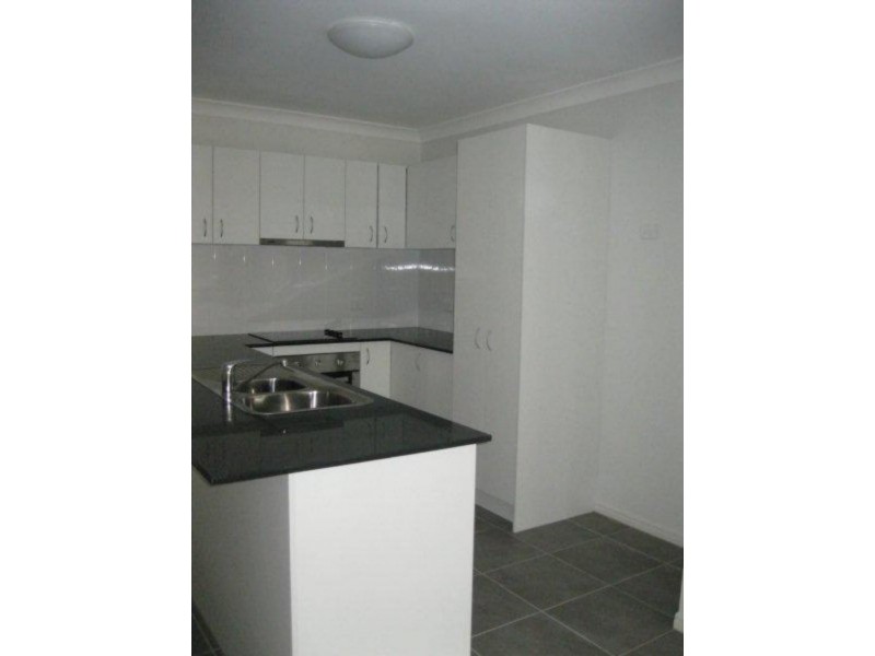 1/1 Belle  Ct, Redbank QLD 4301