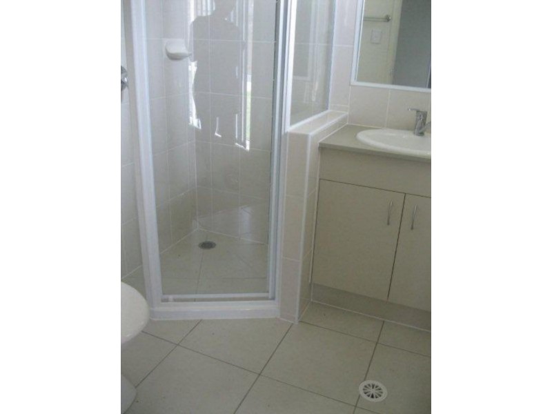 1/13 Chris St, Redbank QLD 4301