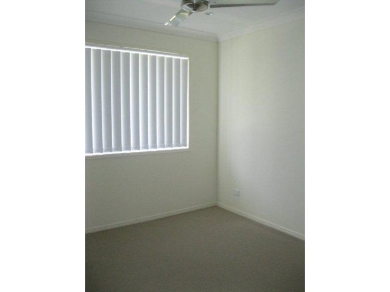 1/13 Chris St, Redbank QLD 4301