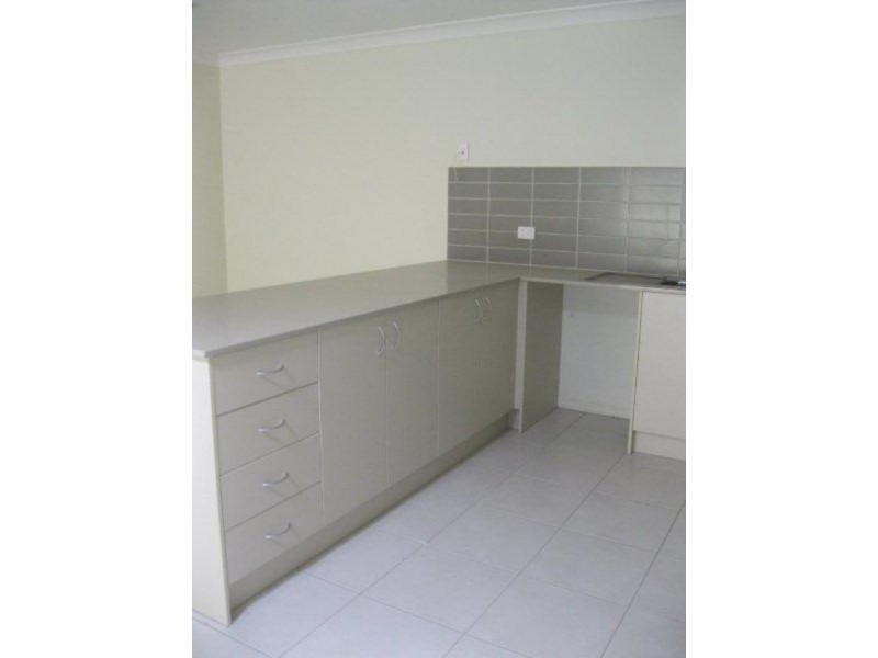 1/13 Chris St, Redbank QLD 4301