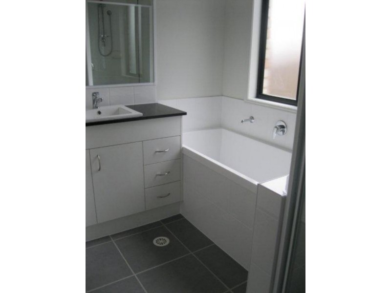 1 Chris  St, Redbank QLD 4301