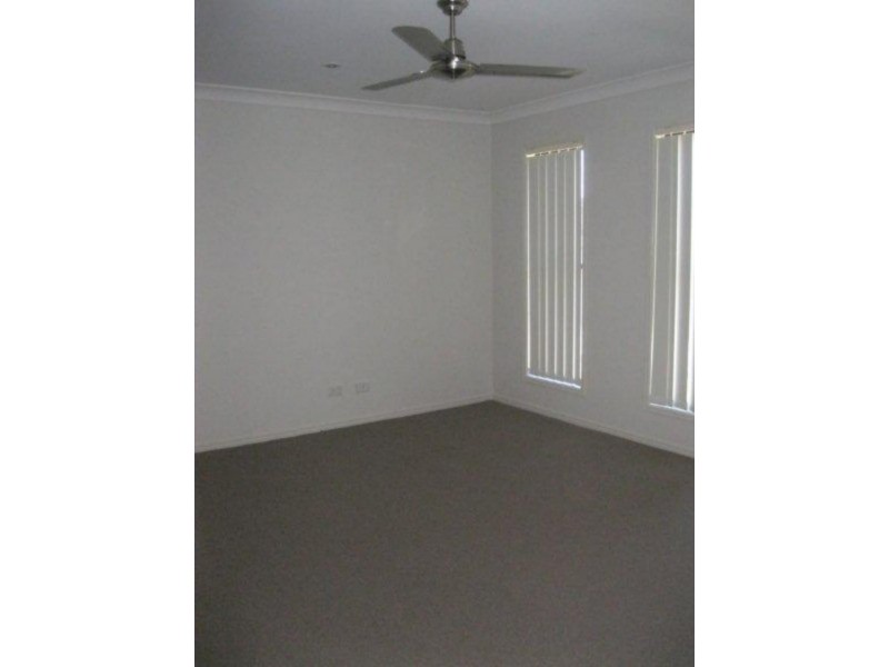 2/27 Belle  Ct, Redbank QLD 4301