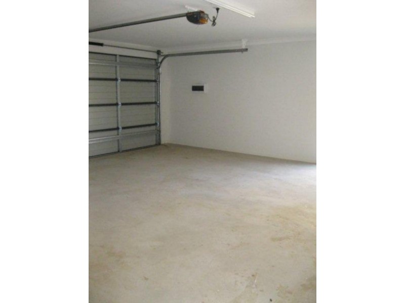 2/27 Belle  Ct, Redbank QLD 4301