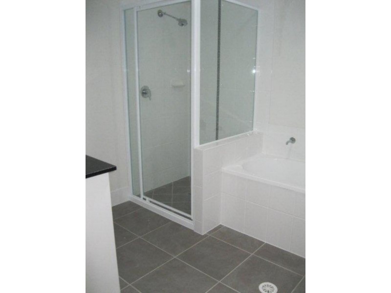 2/27 Belle  Ct, Redbank QLD 4301