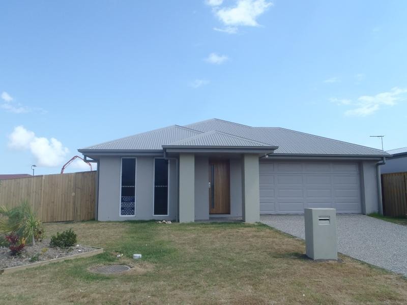 128 Whitehaven Dr, Blacks Beach QLD 4740