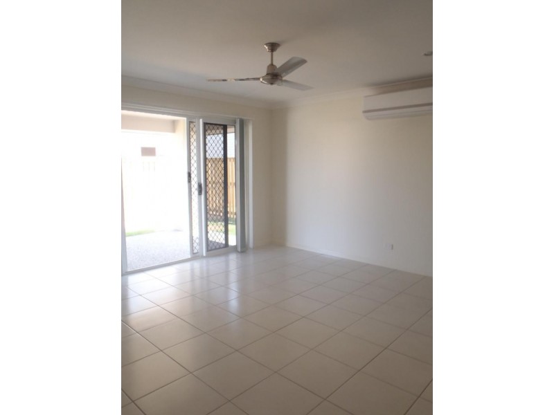 128 Whitehaven Dr, Blacks Beach QLD 4740