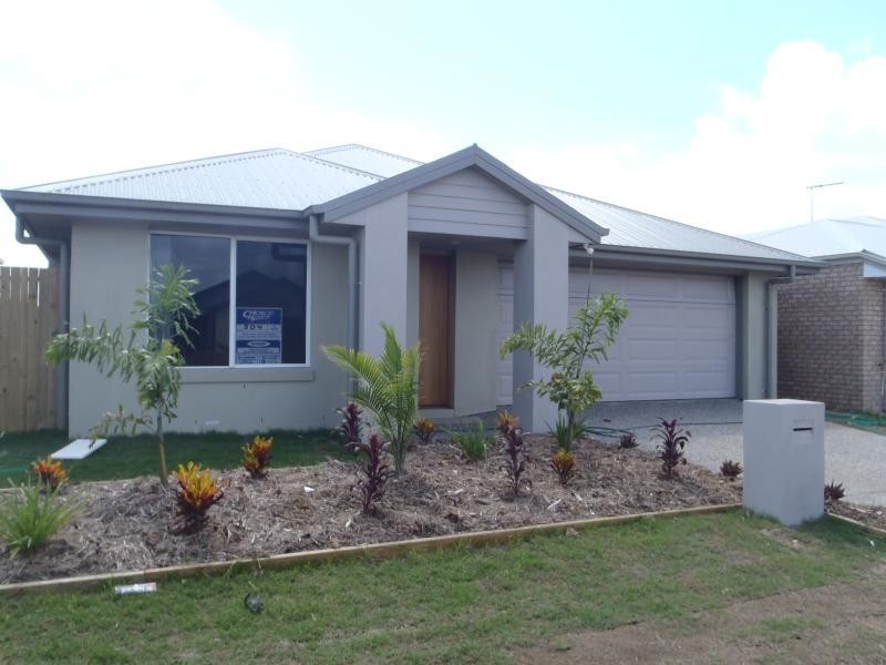 140 Whitehaven Dr, Blacks Beach QLD 4740