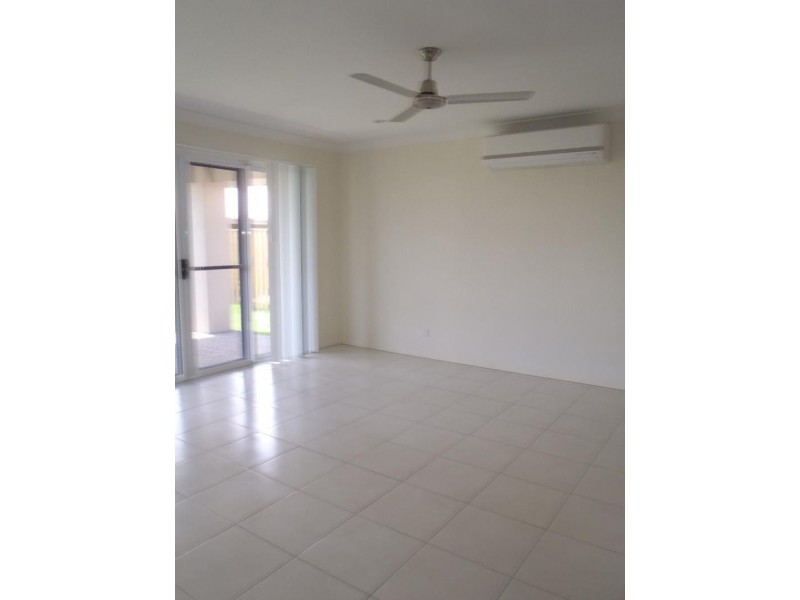 140 Whitehaven Dr, Blacks Beach QLD 4740