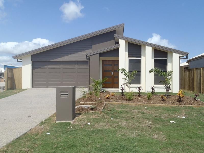 128 Whitehaven Dr, Blacks Beach QLD 4740