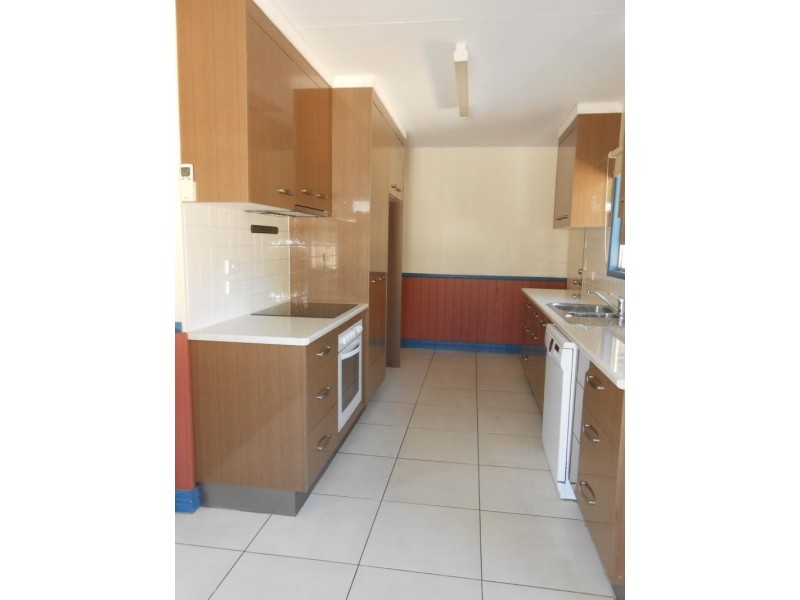 7 Kay  St, North Ipswich QLD 4305