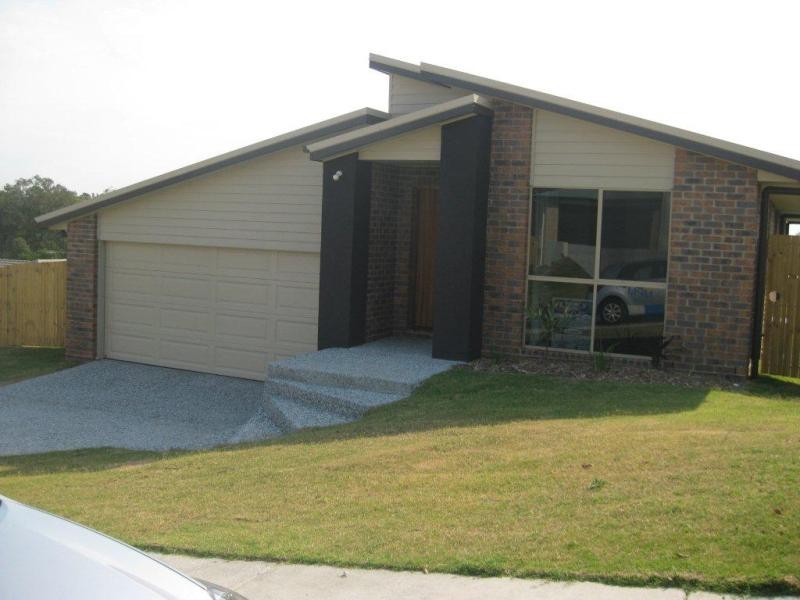 4 Neptune Cres, Brassall QLD 4305