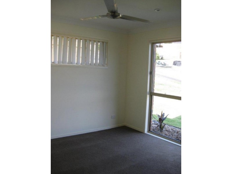 4 Neptune Cres, Brassall QLD 4305