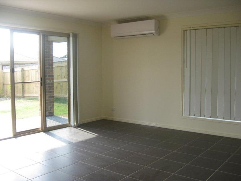 4 Neptune Cres, Brassall QLD 4305