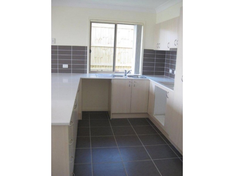 4 Neptune Cres, Brassall QLD 4305