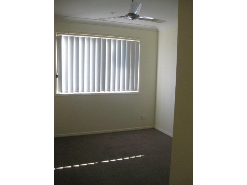 4 Neptune Cres, Brassall QLD 4305