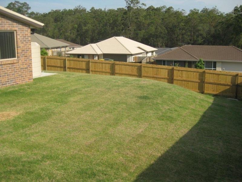 4 Neptune Cres, Brassall QLD 4305