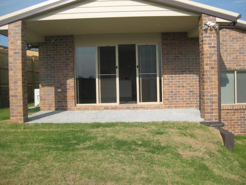 4 Neptune Cres, Brassall QLD 4305