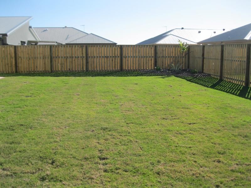 26 Galleon Cct, Bucasia QLD 4750