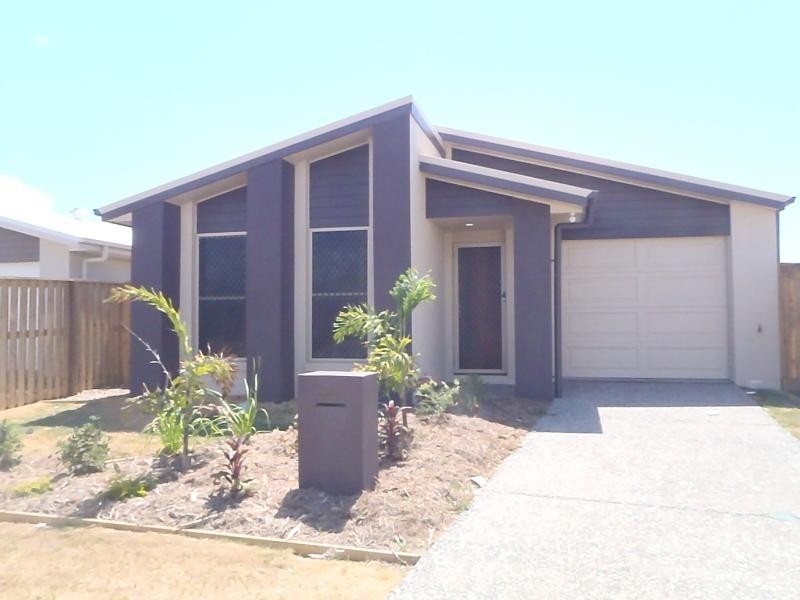 146 Whitehaven Dr, Blacks Beach QLD 4740