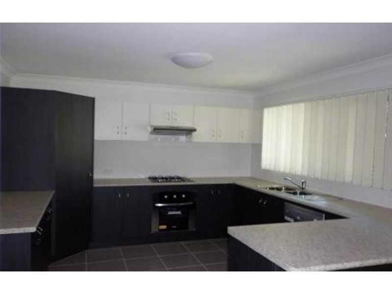 10 Schooner Ave, Shoal Point QLD 4750