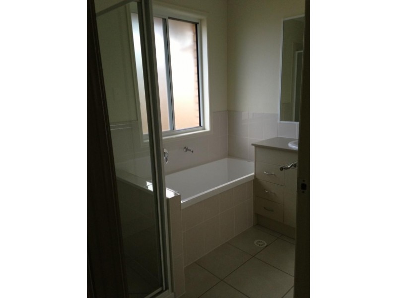 33  Skardon Cres, Brassall QLD 4305