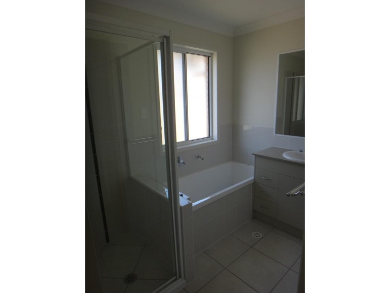 33  Skardon Cres, Brassall QLD 4305