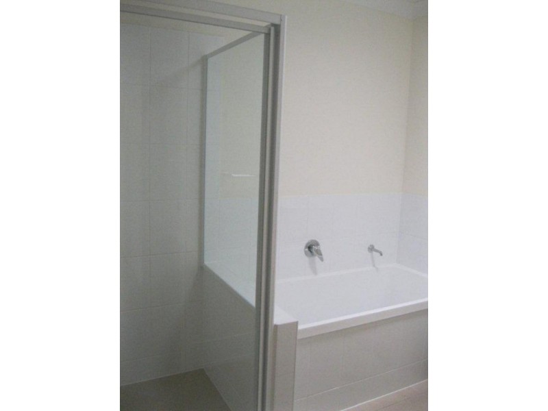 13 Sovereign  Cl, Brassall QLD 4305