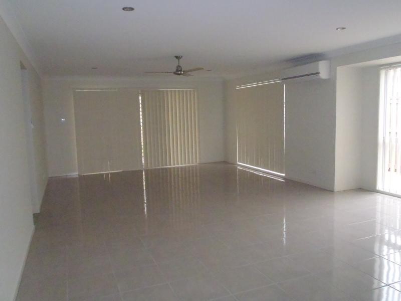 114 Whitehaven Dr, Blacks Beach QLD 4740