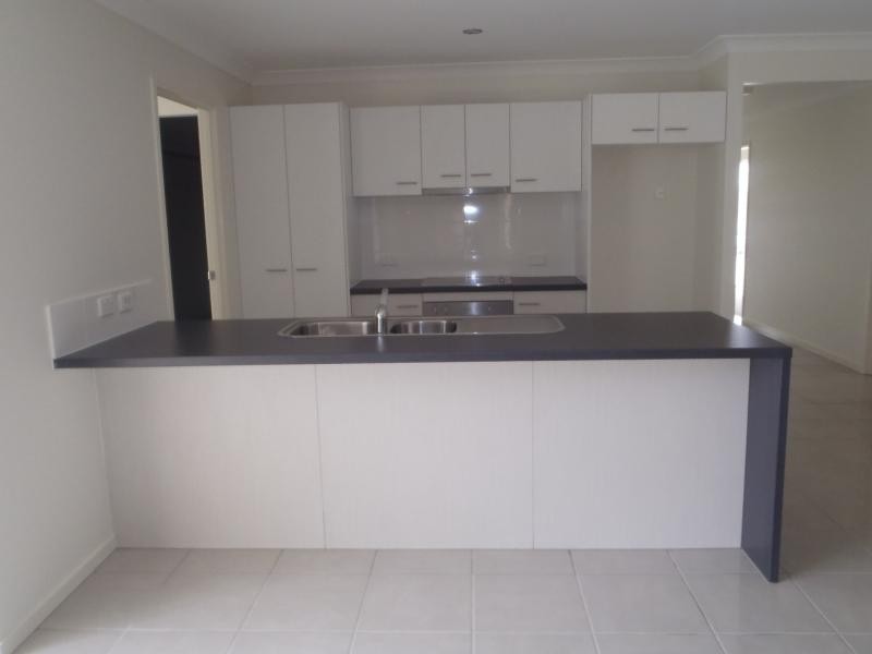 114 Whitehaven Dr, Blacks Beach QLD 4740