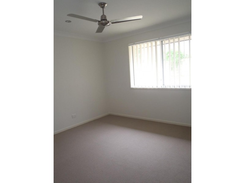 114 Whitehaven Dr, Blacks Beach QLD 4740