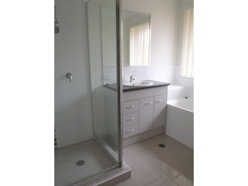 114 Whitehaven Dr, Blacks Beach QLD 4740