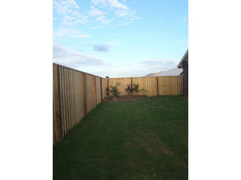 24 Galleon Cct, Bucasia QLD 4750