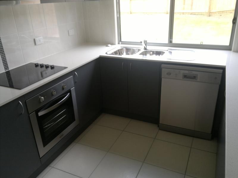 74 Henry St, Brassall QLD 4305