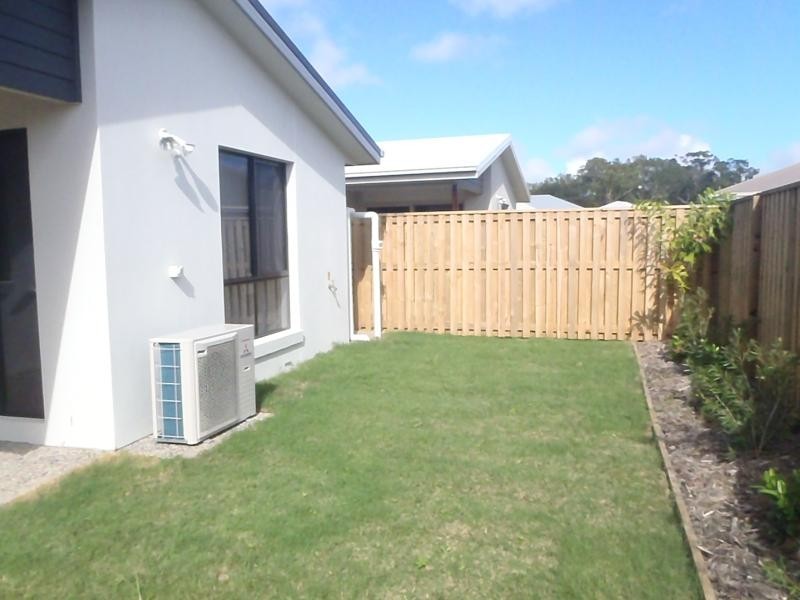 8 Scarborough  Cct, Blacks Beach QLD 4740