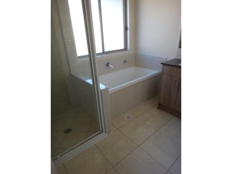 5 Chris  St, Redbank QLD 4301