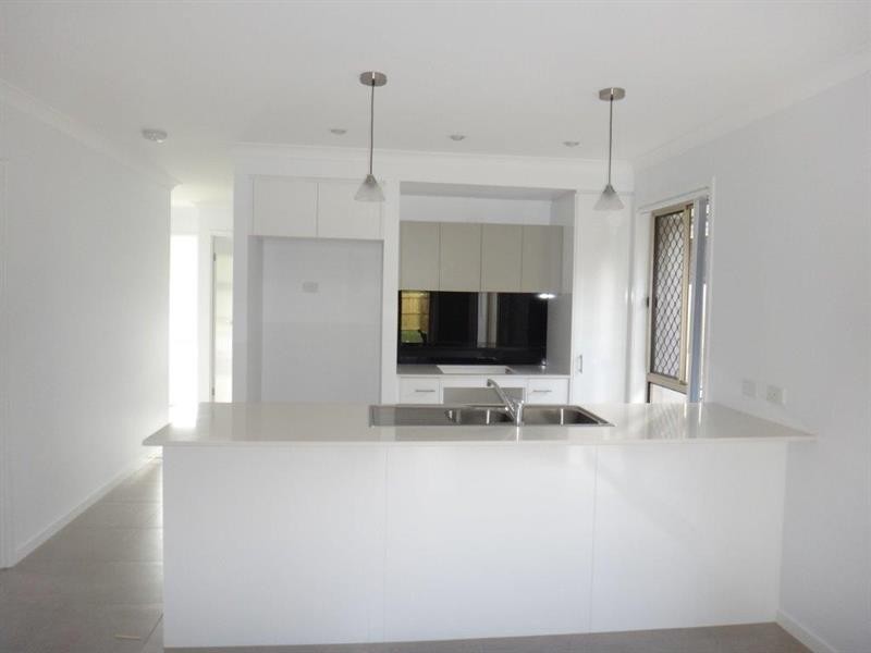 64 Sovereign  Dr, Deebing Heights QLD 4306