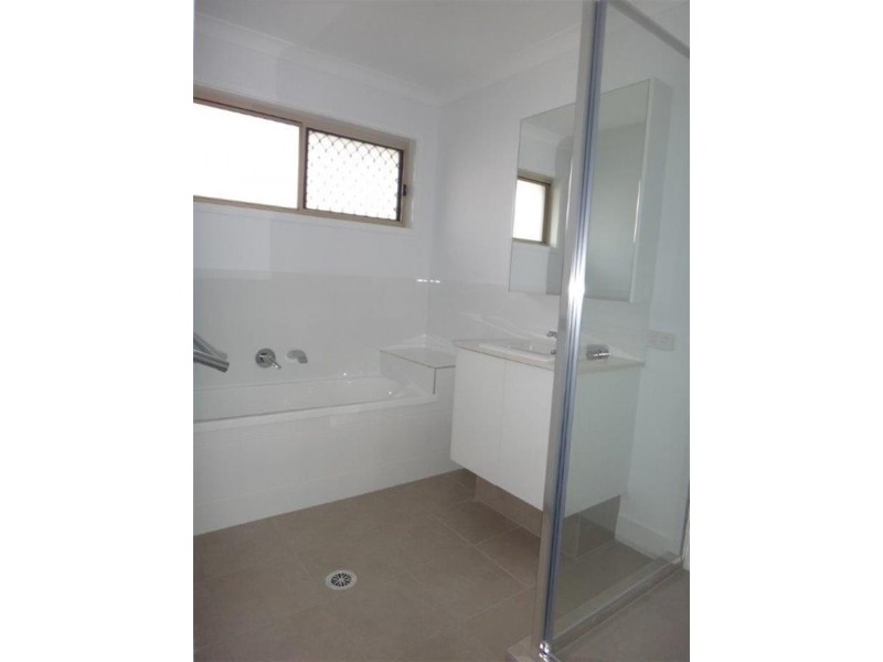 64 Sovereign  Dr, Deebing Heights QLD 4306