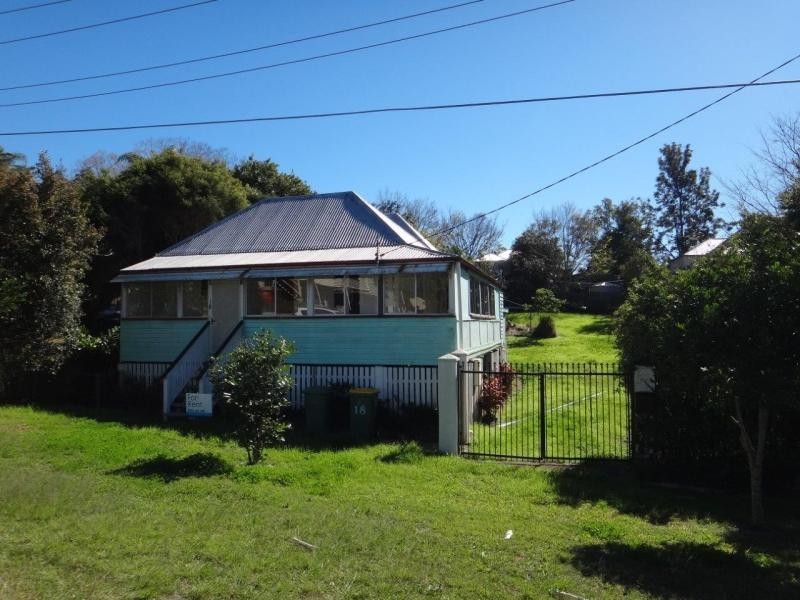 18  Ferguson St, Ipswich QLD 4305