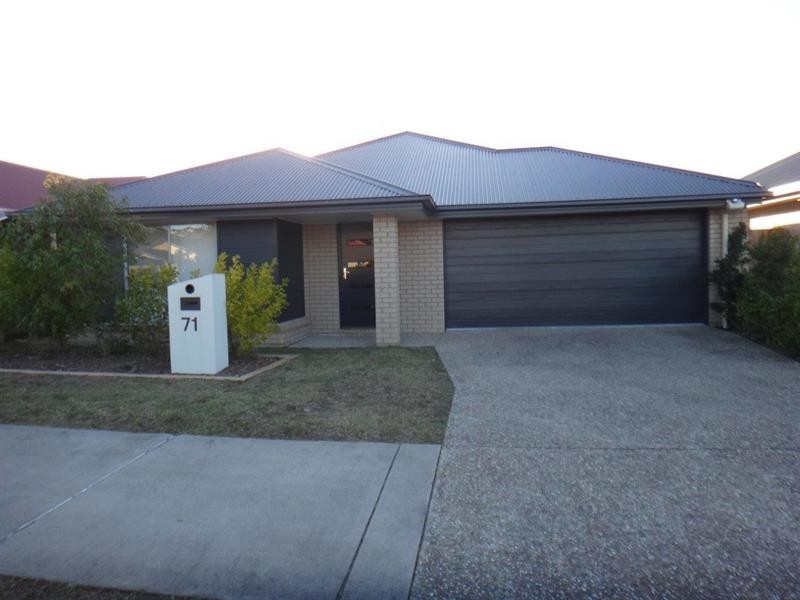 71 Park Edge Dr, Springfield Lakes QLD 4300