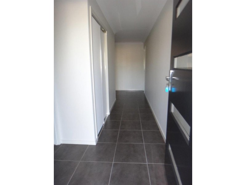 71 Park Edge Dr, Springfield Lakes QLD 4300