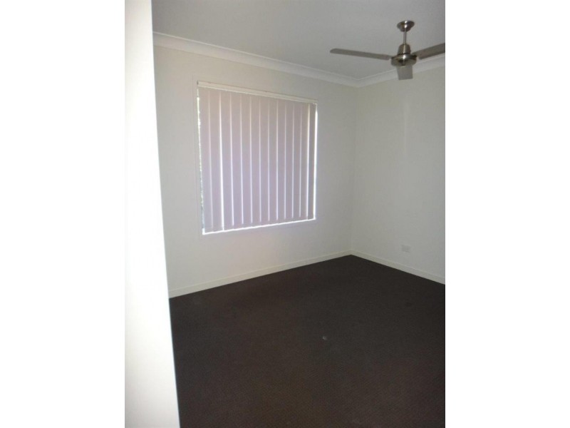 71 Park Edge Dr, Springfield Lakes QLD 4300
