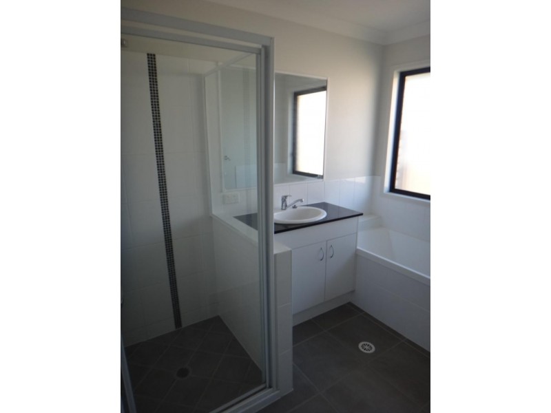 43 Aramac St, Brassall QLD 4305