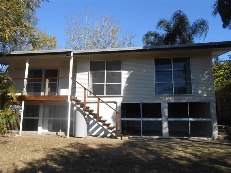 4 Farr St, East Ipswich QLD 4305