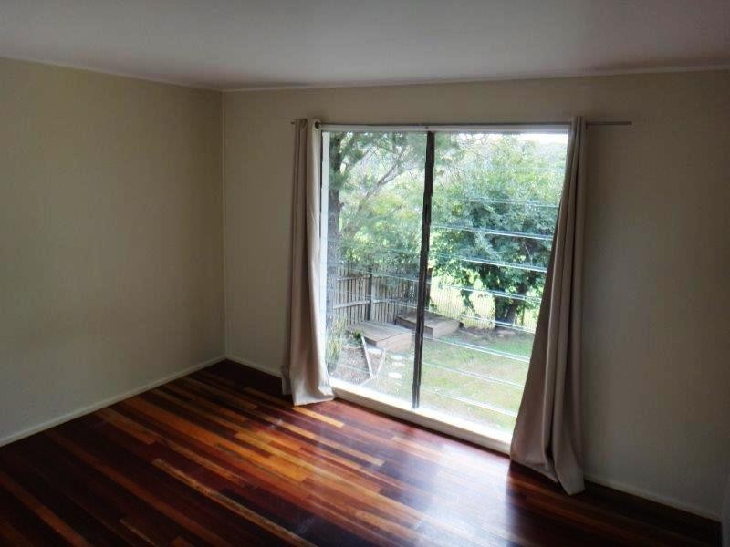 4 Farr St, East Ipswich QLD 4305