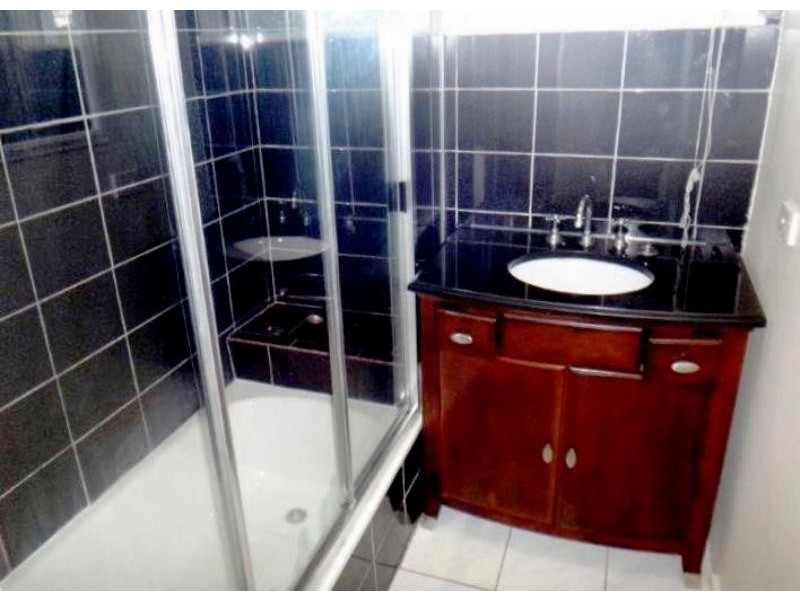 4 Farr St, East Ipswich QLD 4305